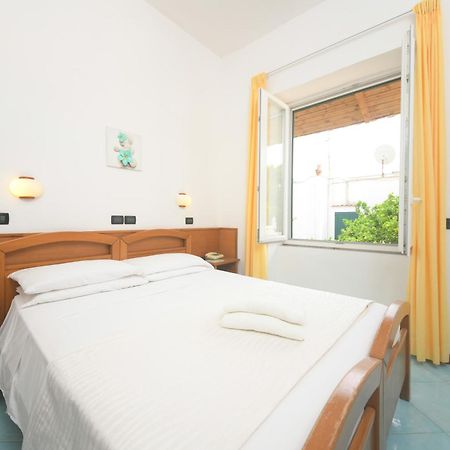 Hotel Pineta Ischia Kültér fotó
