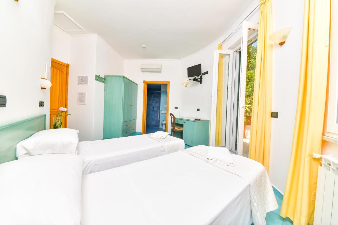 Hotel Pineta Ischia Kültér fotó