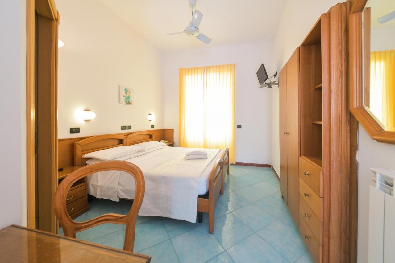 Hotel Pineta Ischia Kültér fotó