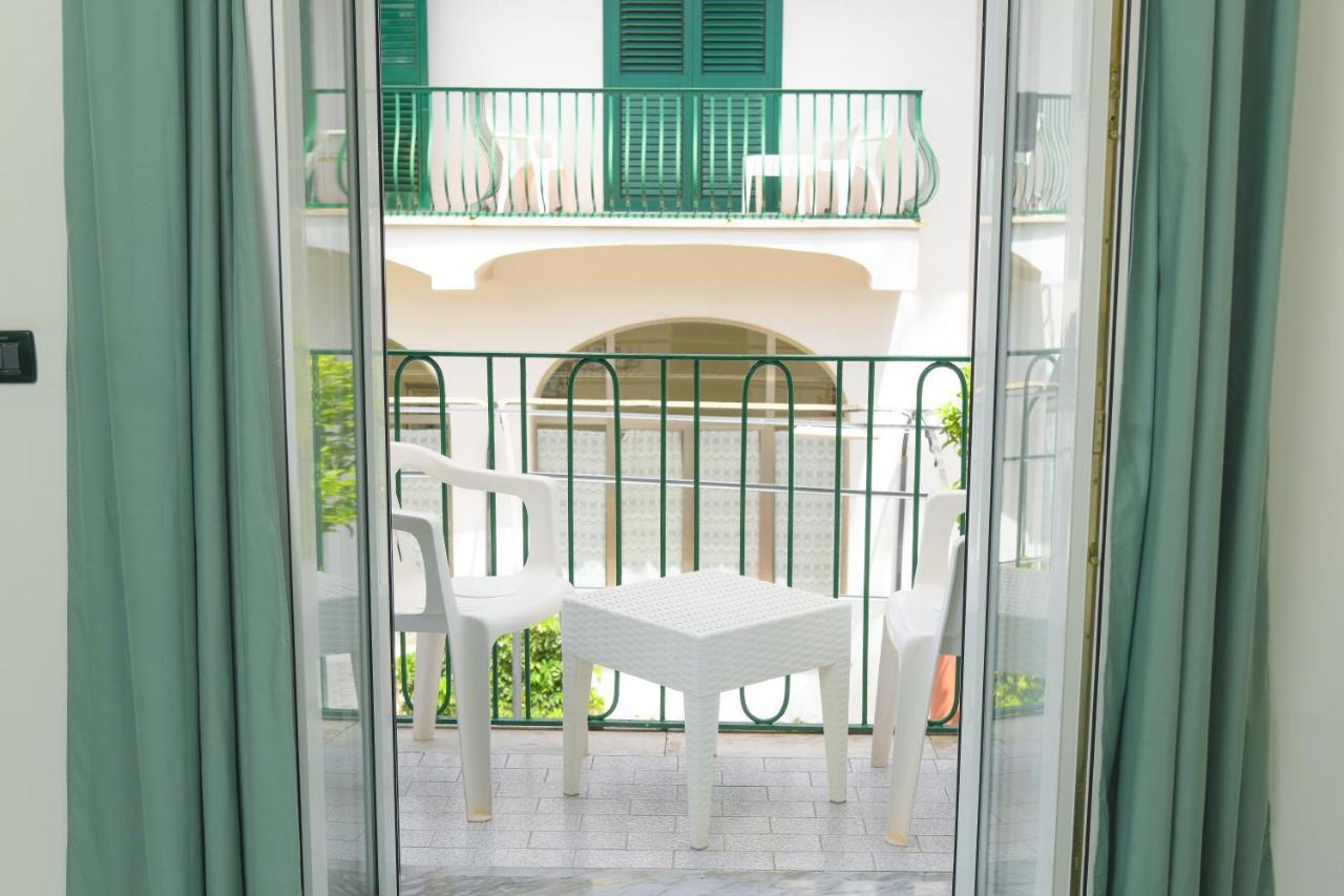 Hotel Pineta Ischia Kültér fotó