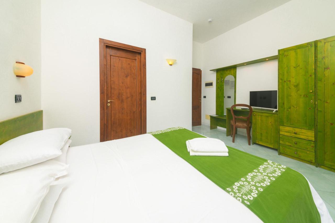 Hotel Pineta Ischia Kültér fotó