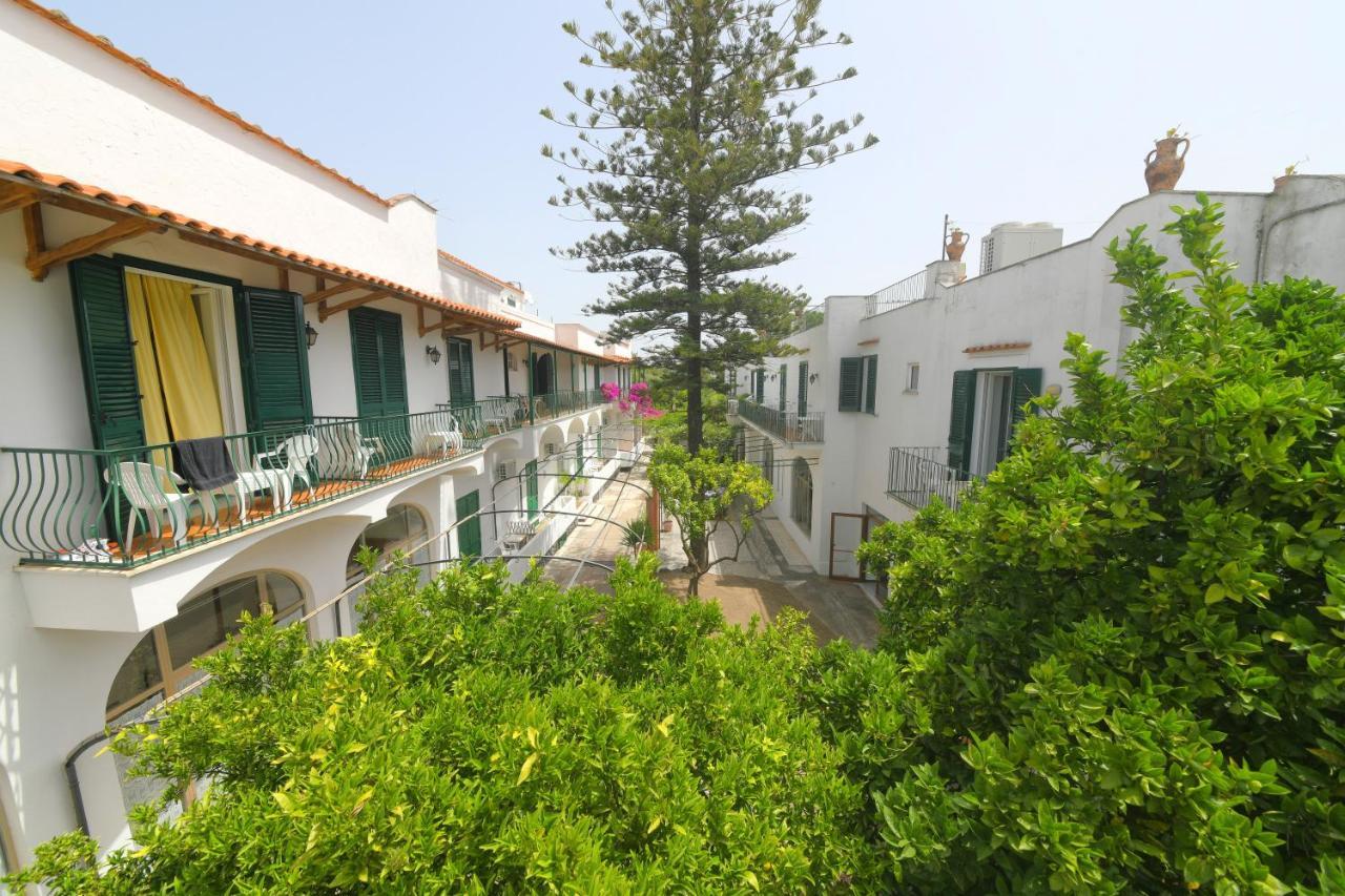 Hotel Pineta Ischia Kültér fotó